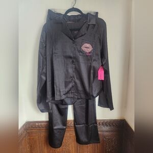 NWT Betsey Johnson Black Satin  Pajamas Set Sz L